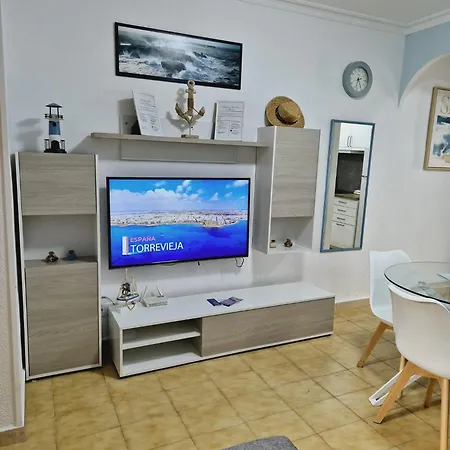Apartment La Casa De Veronica - Serene With Shared Pool, Steps From The