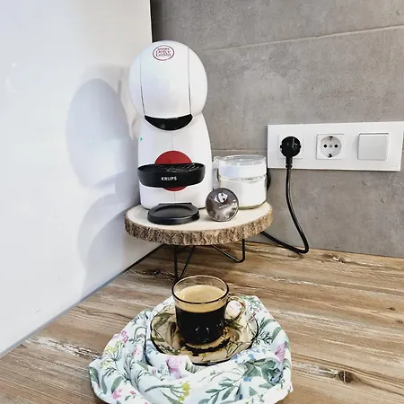 La Casa De Veronica - Serene With Shared Pool, Steps From The * Torrevieja