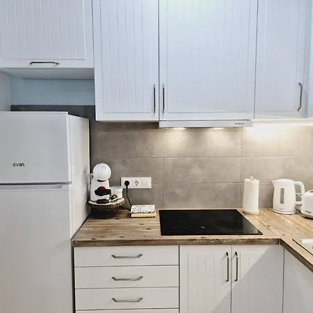 La Casa De Veronica - Serene With Shared Pool, Steps From The Torrevieja