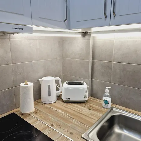 La Casa De Veronica - Serene With Shared Pool, Steps From The