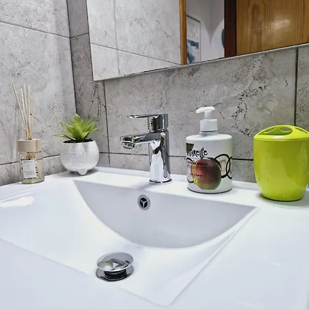 La Casa De Veronica - Serene With Shared Pool, Steps From The Torrevieja