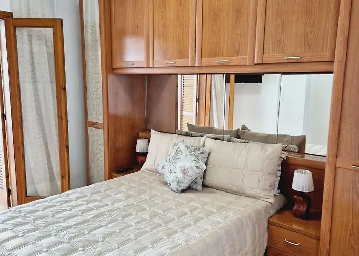 La Casa De Veronica - Serene With Shared Pool, Steps From The Apartmán Torrevieja
