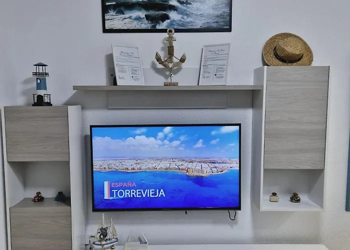 Apartmán La Casa De Veronica - Serene With Shared Pool, Steps From The Torrevieja