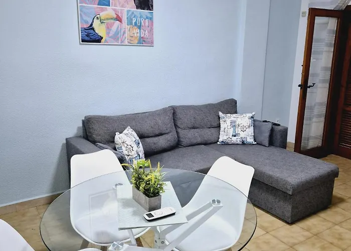 La Casa De Veronica - Serene With Shared Pool, Steps From The Apartmán