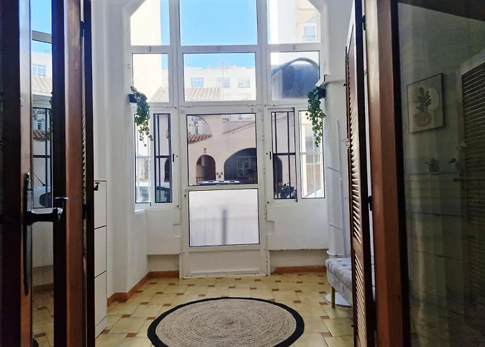 Apartmán La Casa De Veronica - Serene With Shared Pool, Steps From The